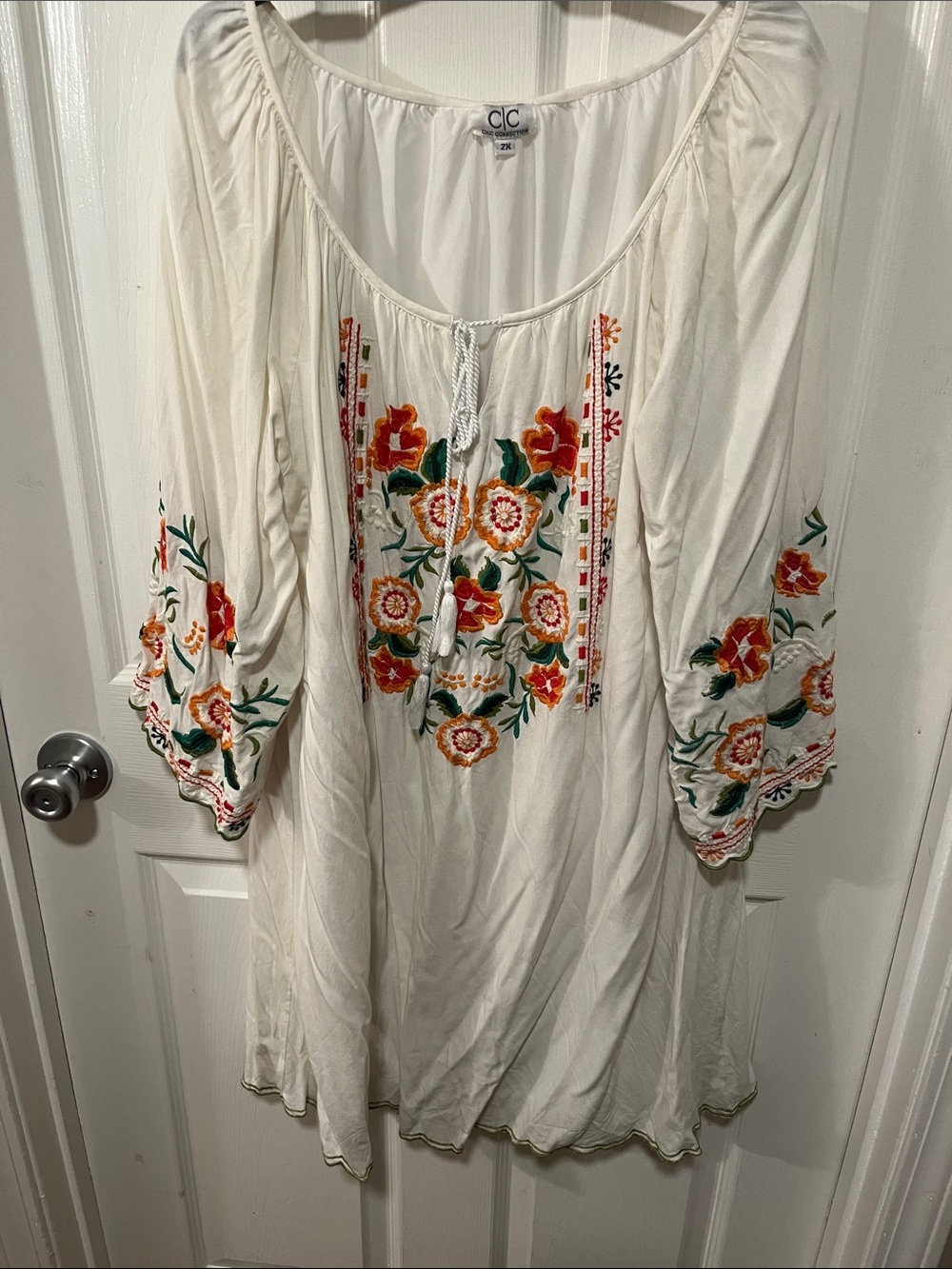 C/C Chic Connection Cream Embroidered Floral Peasant dress